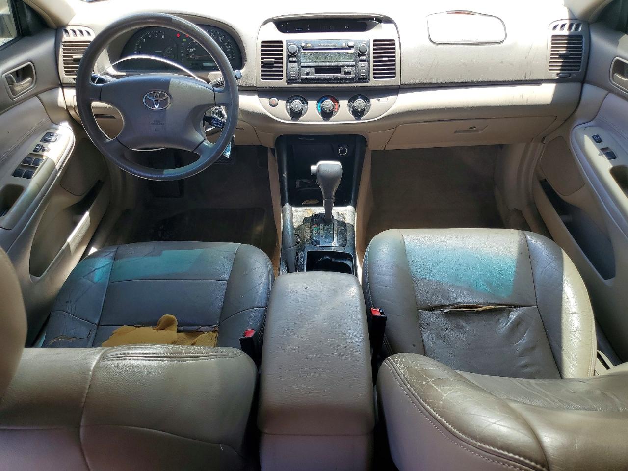 Toyota Camry Le V6