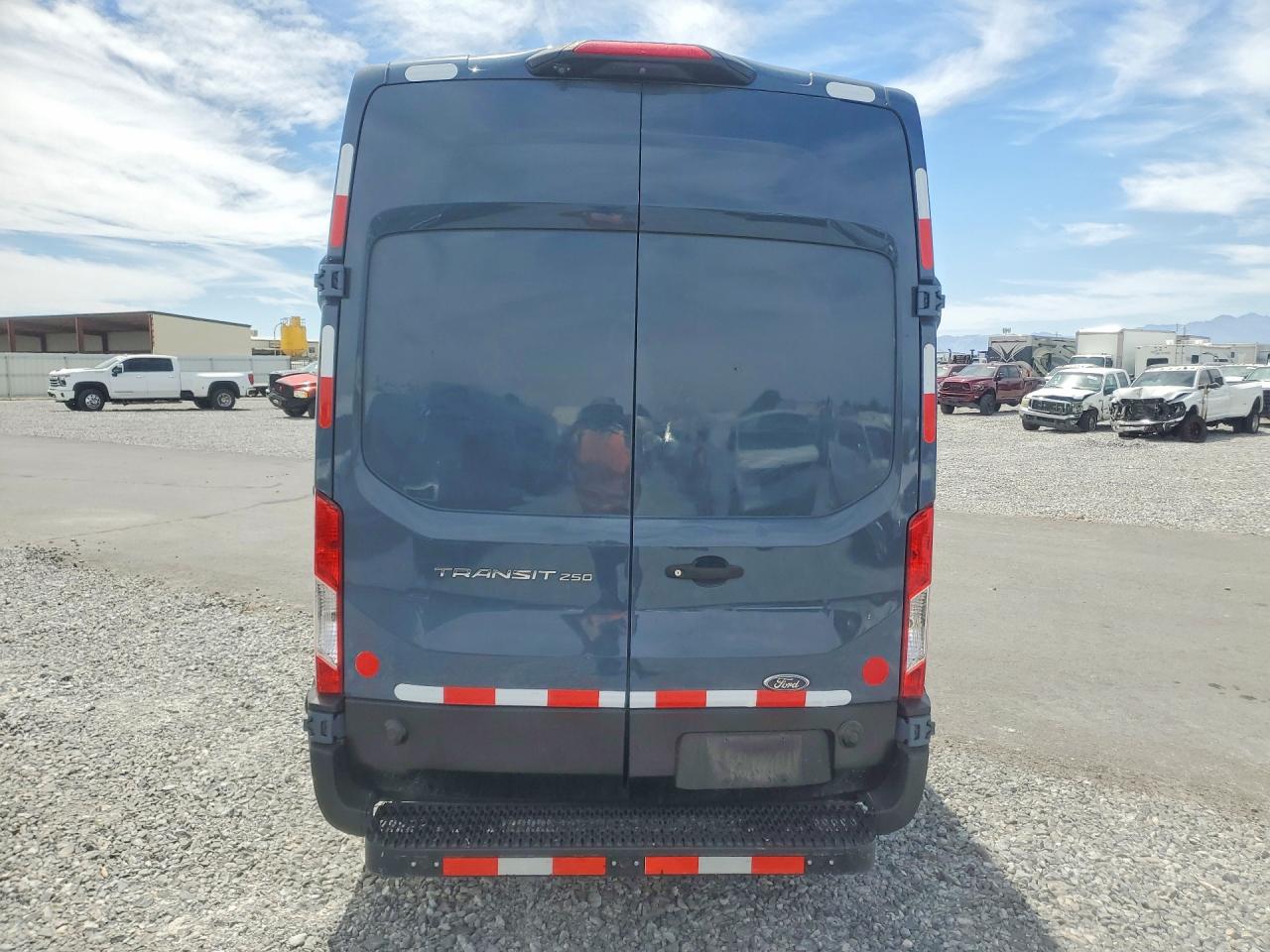 Ford Transit T-250