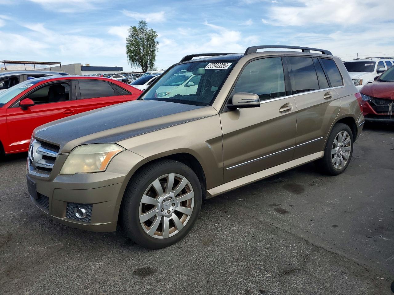 Salvage Mercedes-Benz GLK Image