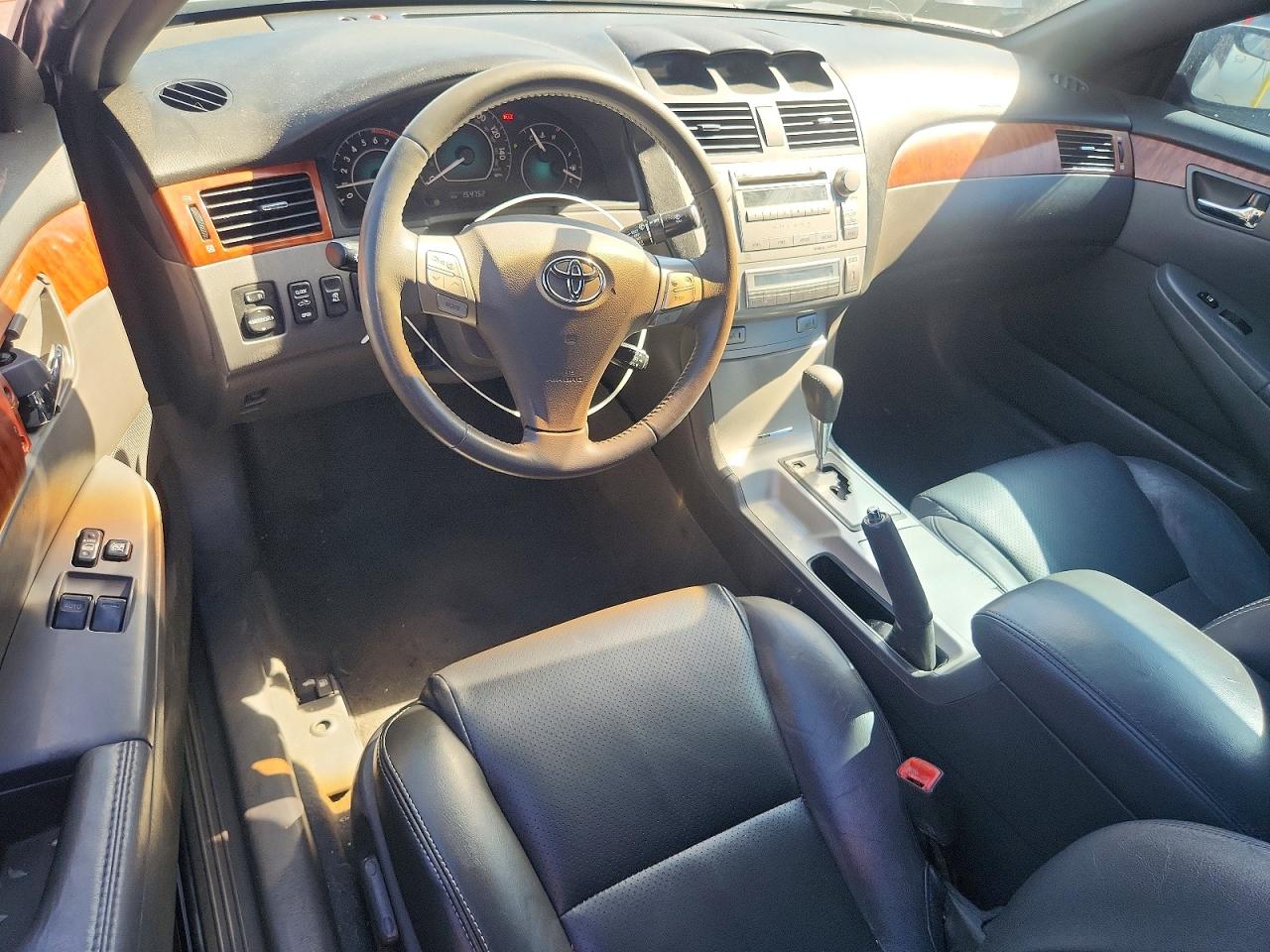 Toyota Camry Sle V6