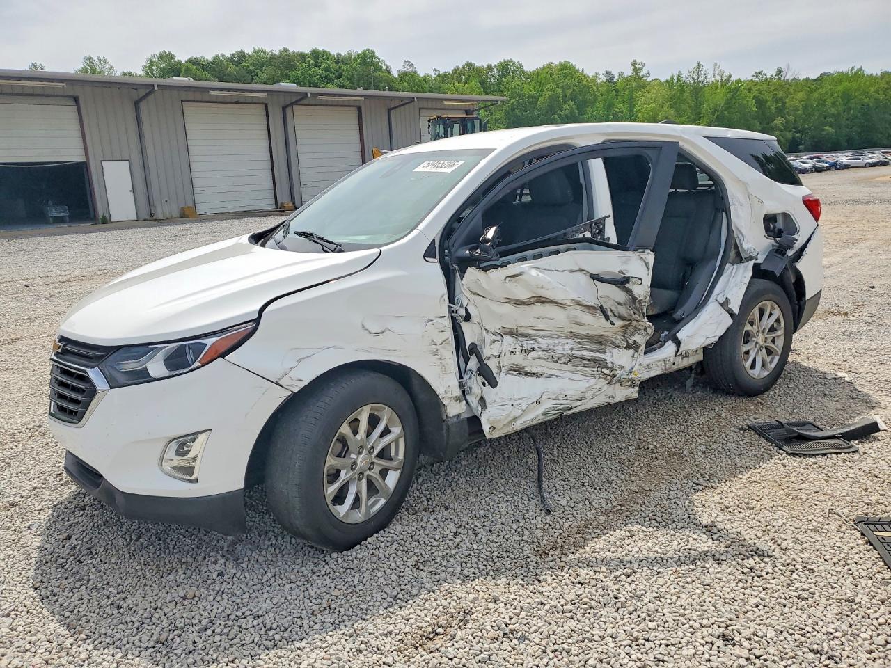 Salvage Chevrolet Equinox Image