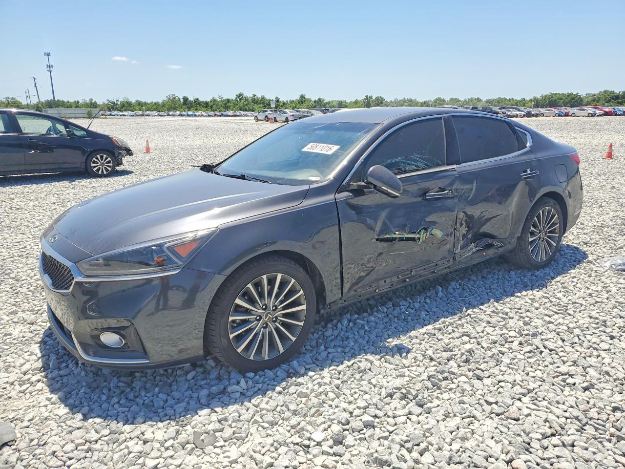 Salvage Kia Cadenza Image