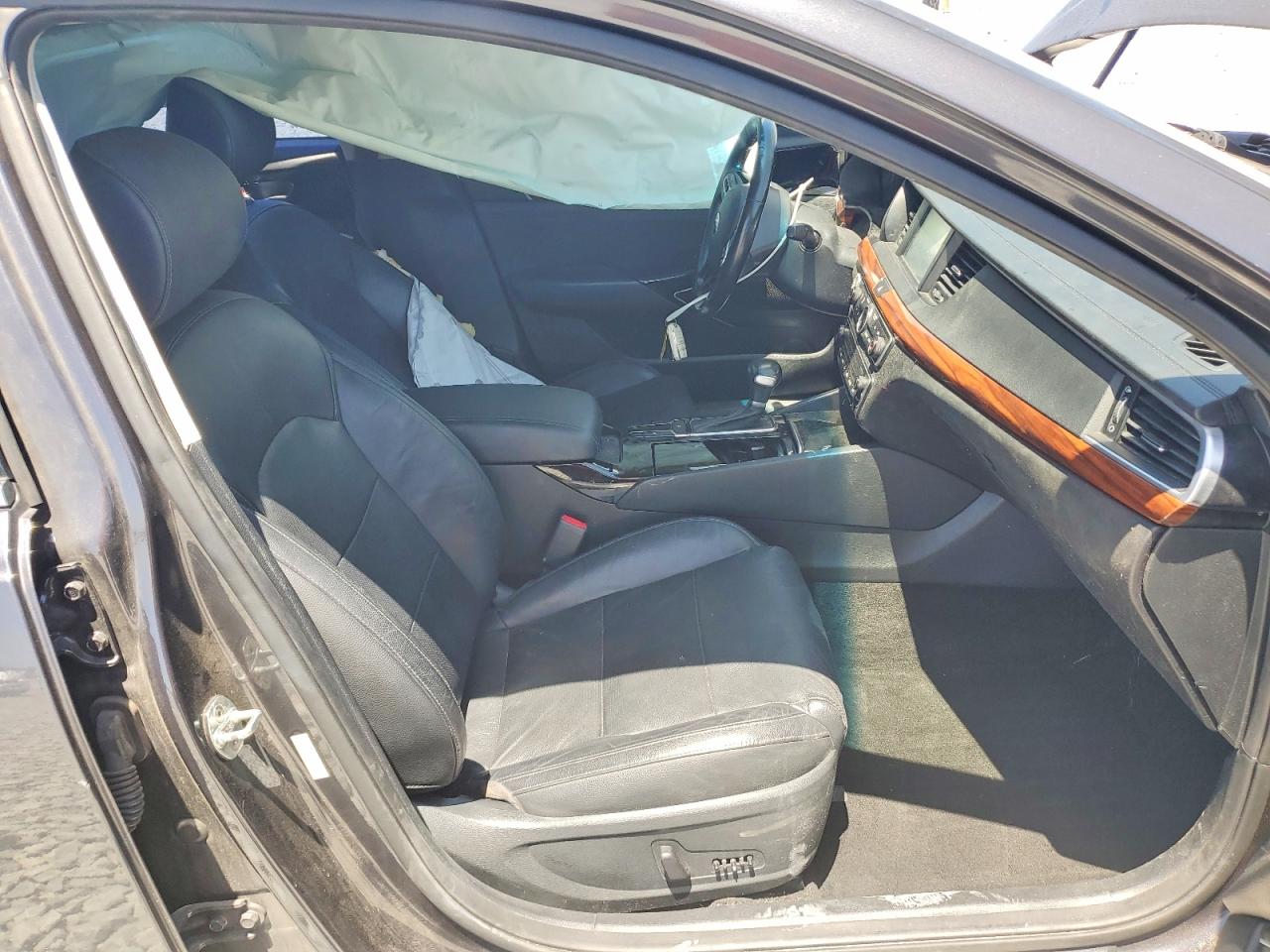 Kia Cadenza Premium