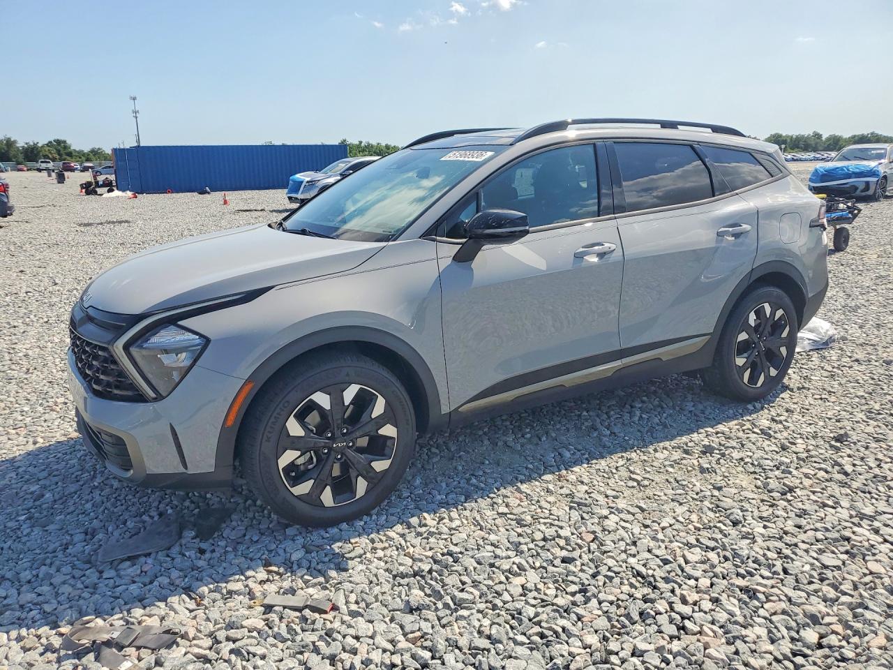 Salvage Kia Sportage Image