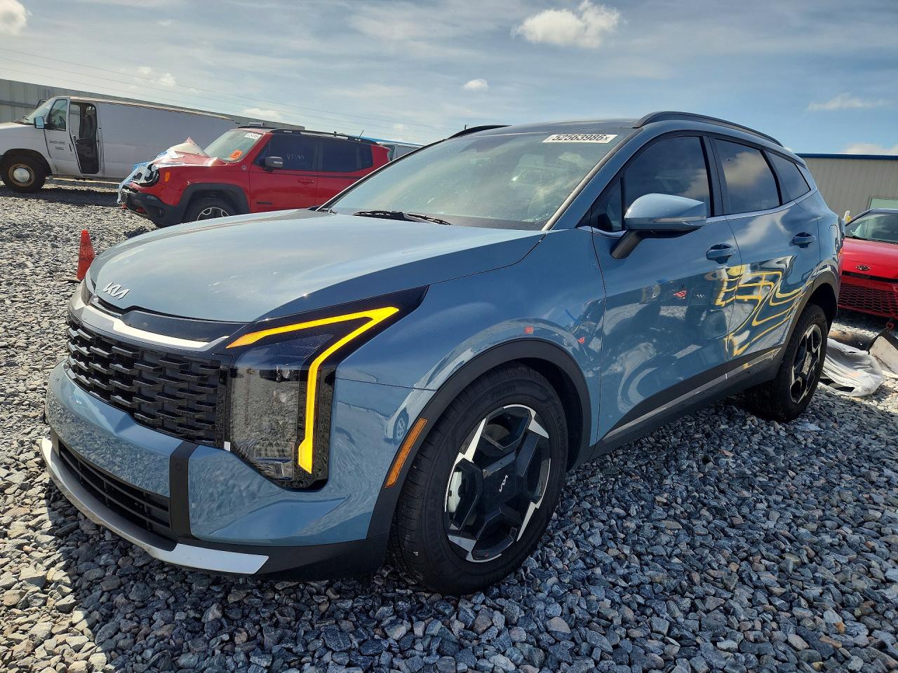 Salvage Kia Sportage Image