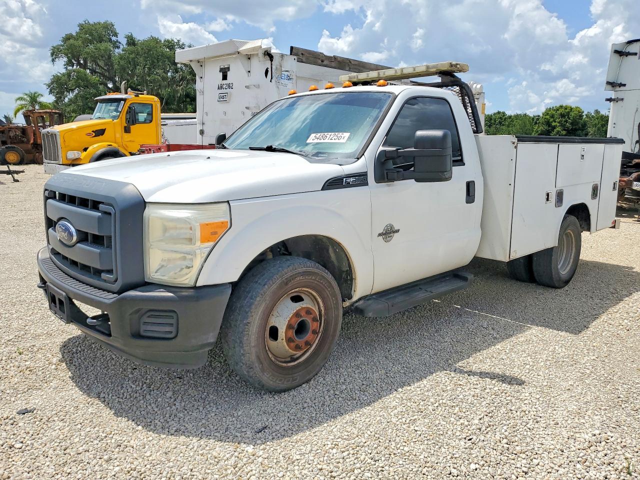 Salvage Ford F-350 Image