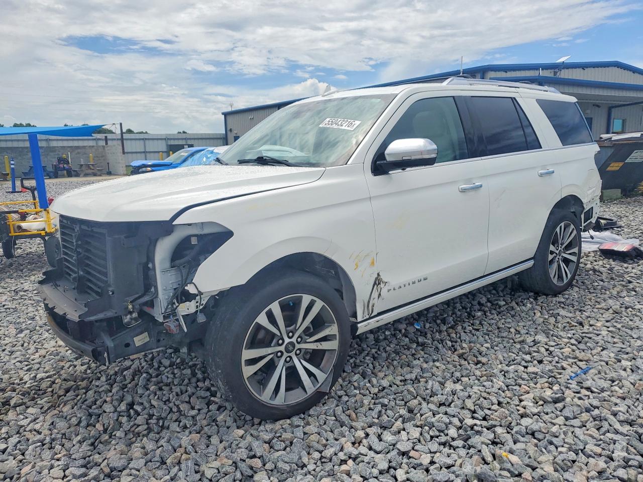 Salvage Ford Expedition Image