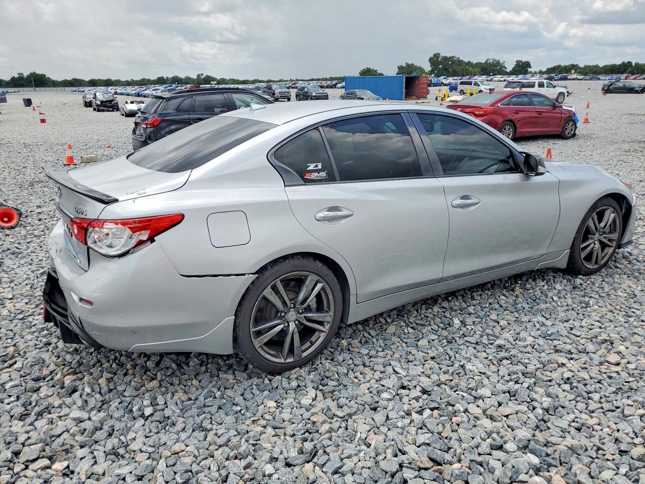INFINITI Q50 Sport