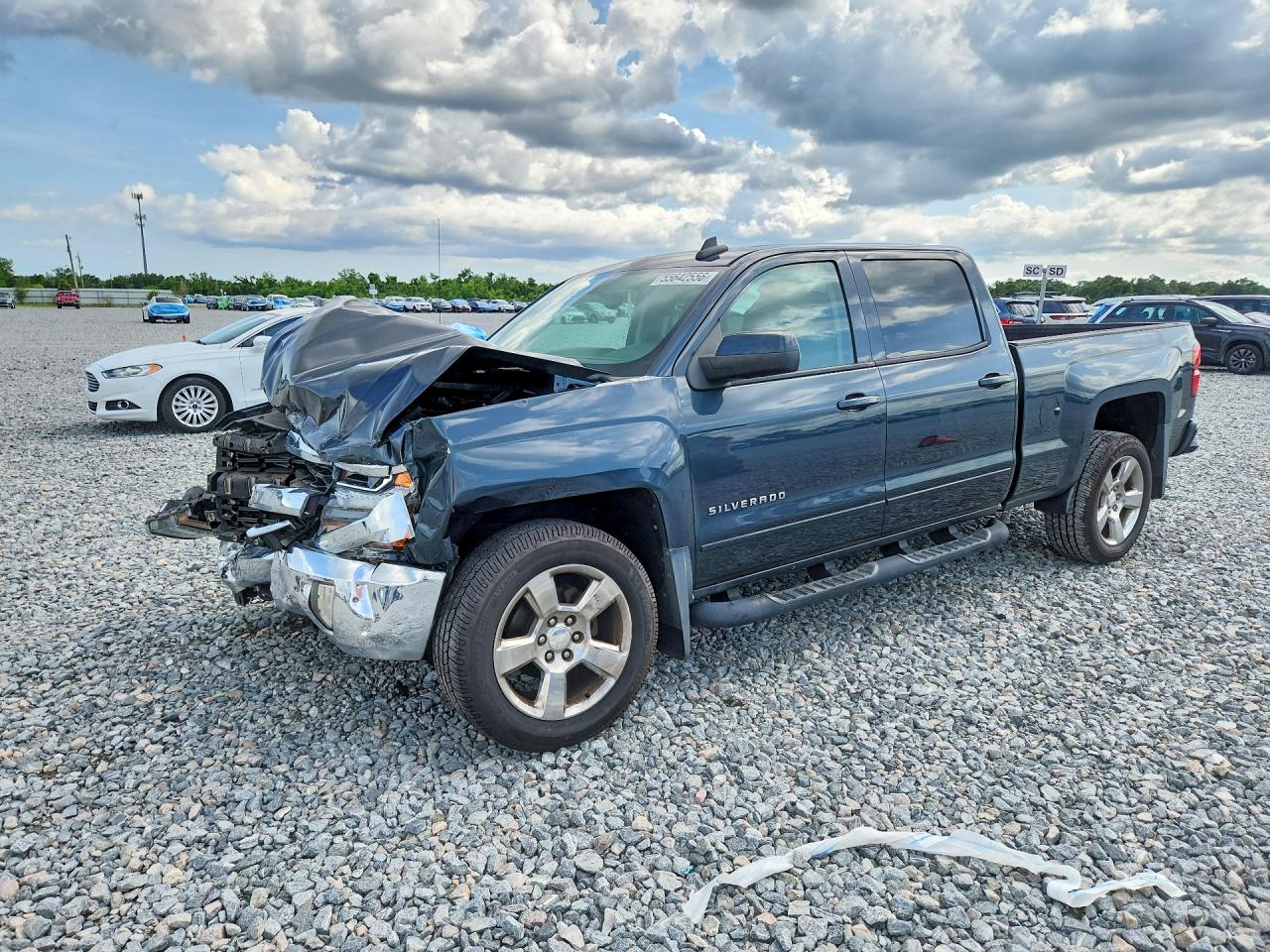 Salvage Chevrolet Silverado Image
