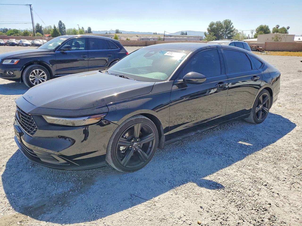 Salvage Honda Accord Image