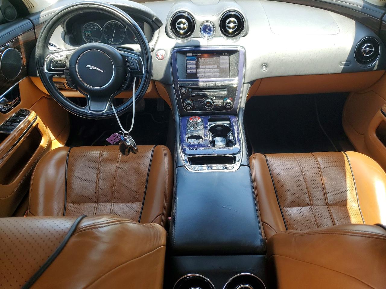 Jaguar XJ