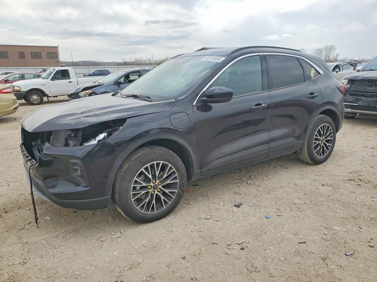 Salvage Ford Escape Image