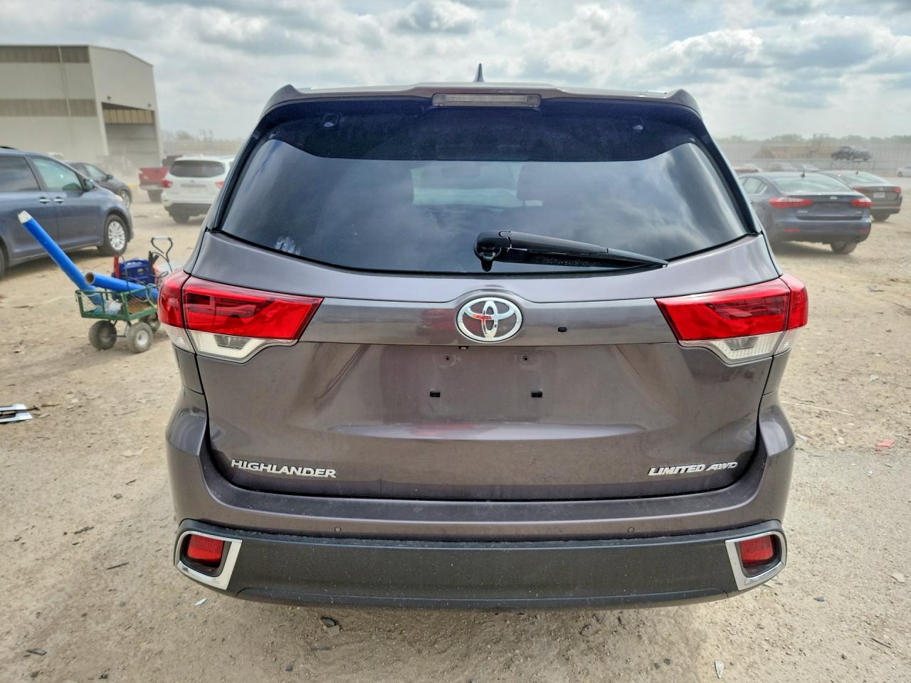 Toyota Highlander Limited Platinum