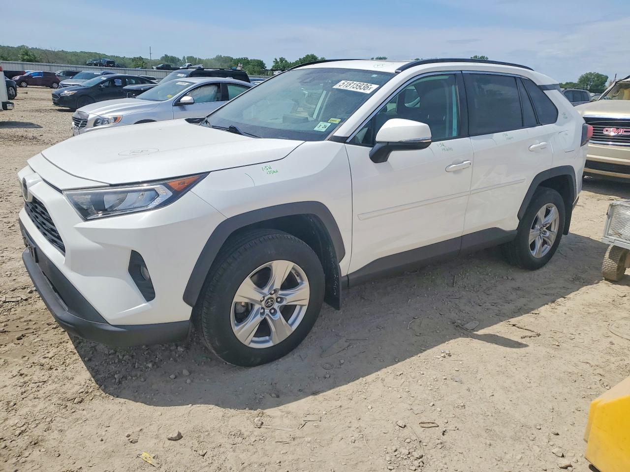 Salvage Toyota RAV4 Image