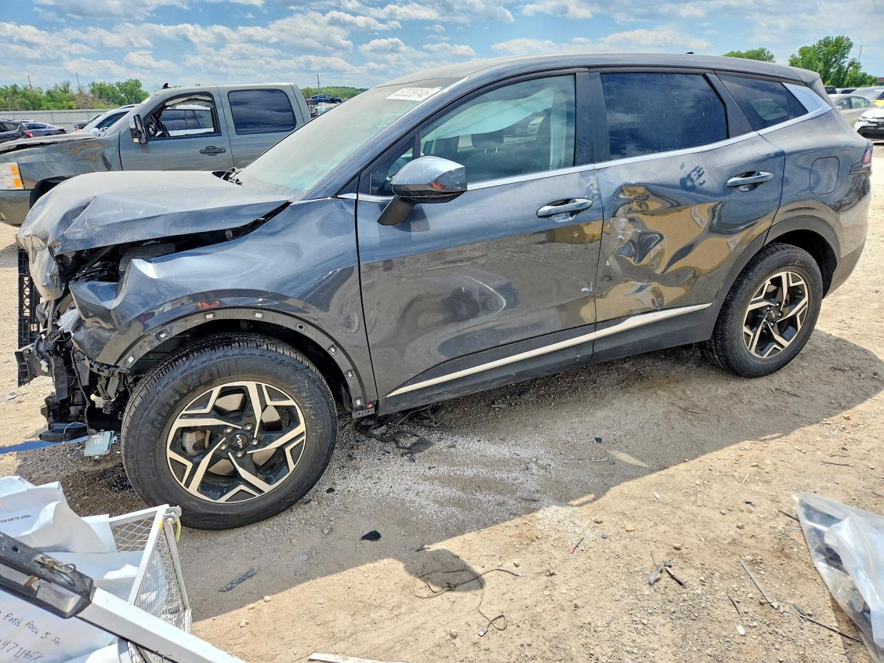 Salvage Kia Sportage Image