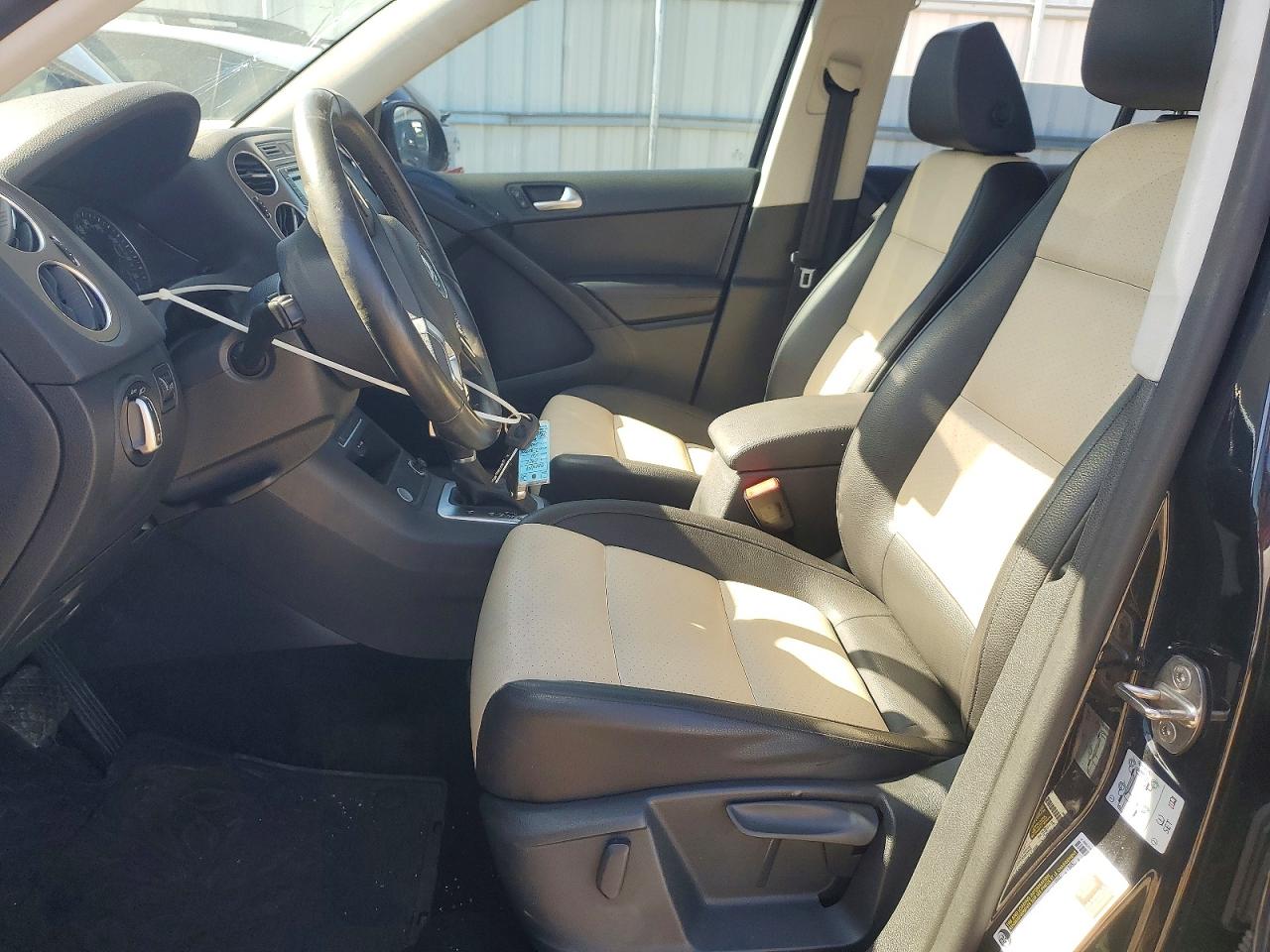 Volkswagen Tiguan S