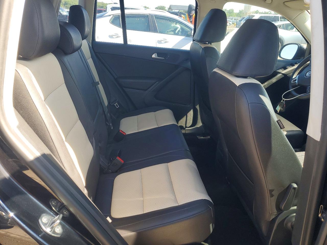 Volkswagen Tiguan S