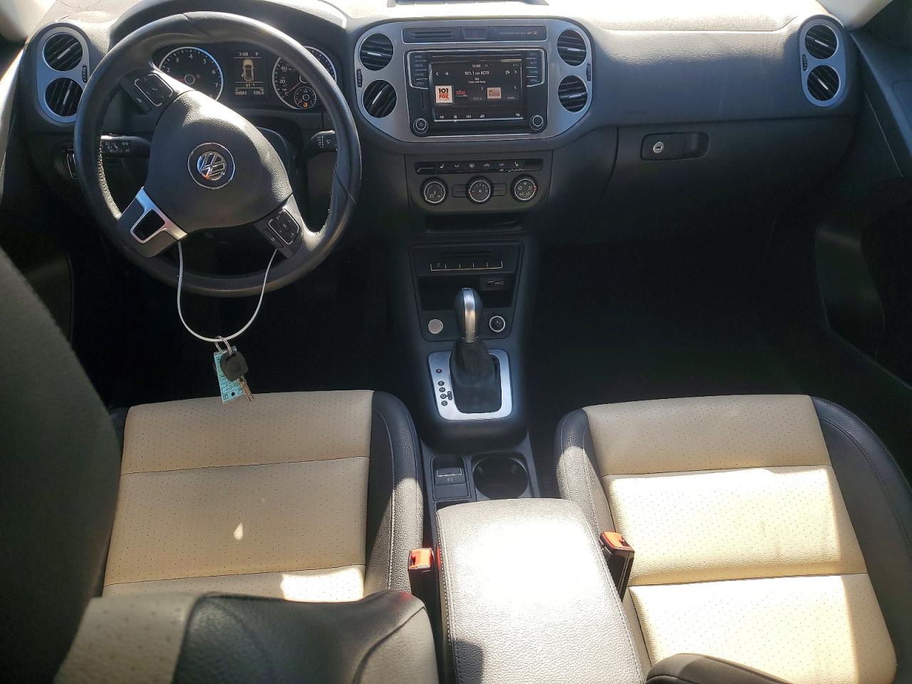 Volkswagen Tiguan S