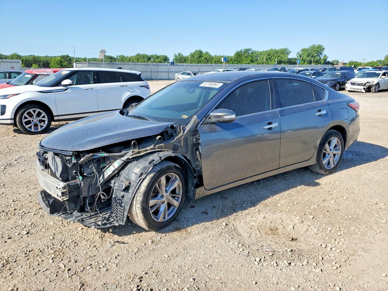 Salvage Nissan Altima Image