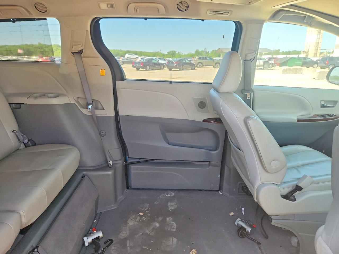 Toyota Sienna Xle 8-passenger