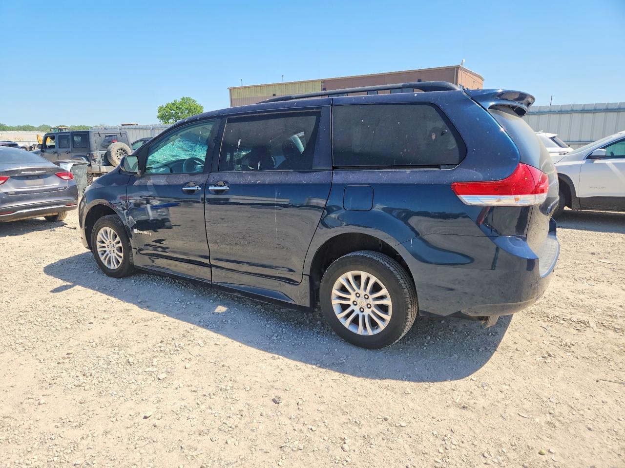 Toyota Sienna Xle 8-passenger