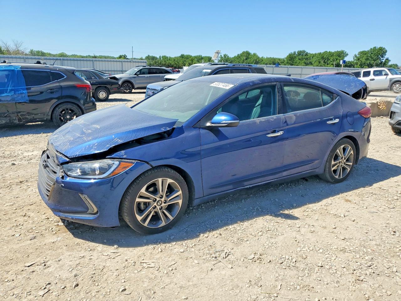Salvage Hyundai ELANTRA Image