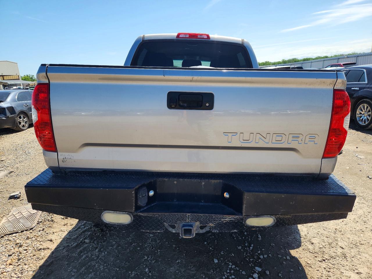Toyota Tundra Crewmax Sr5