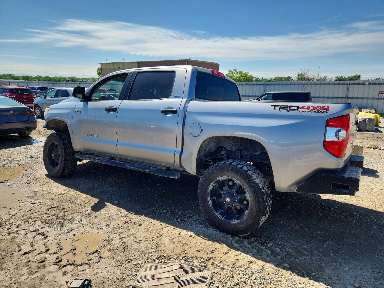 Toyota Tundra Crewmax Sr5