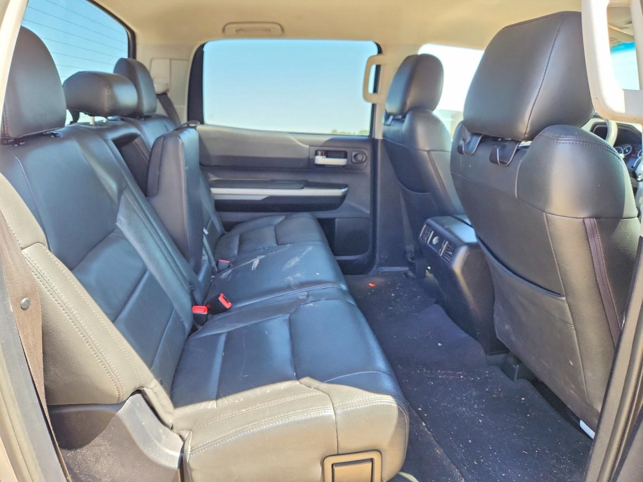 Toyota Tundra Crewmax Sr5