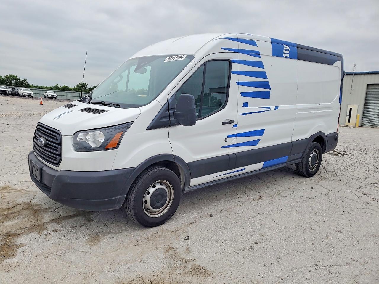 Salvage Ford Transit Image