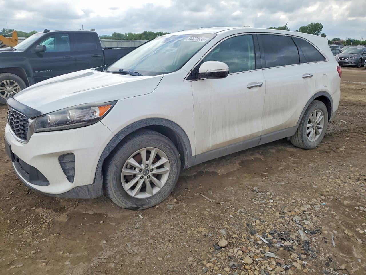 Salvage Kia Sorento Image