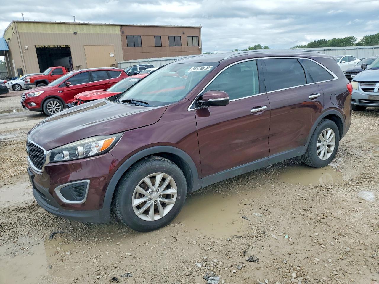 Salvage Kia Sorento Image