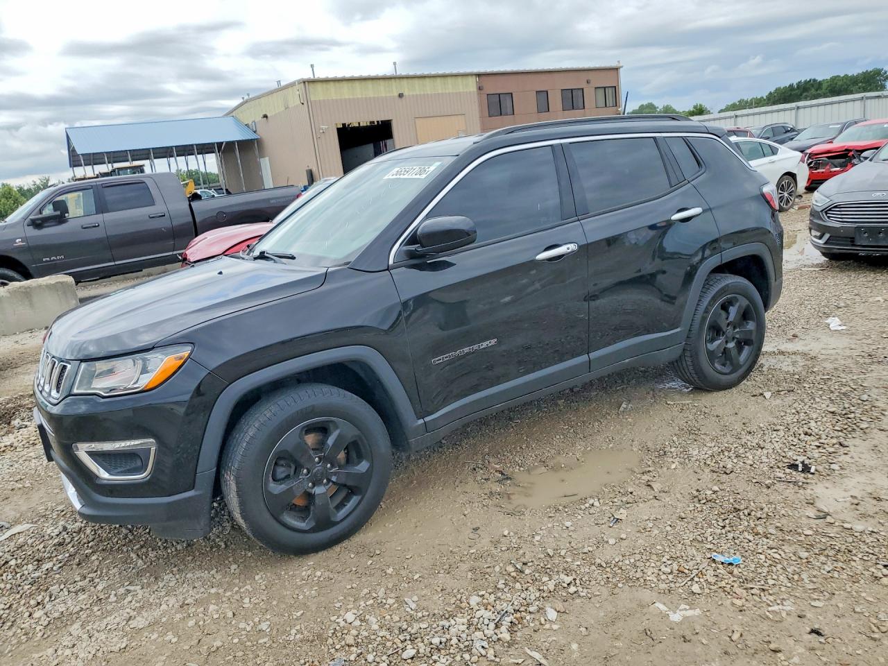 Salvage Jeep Compass Image