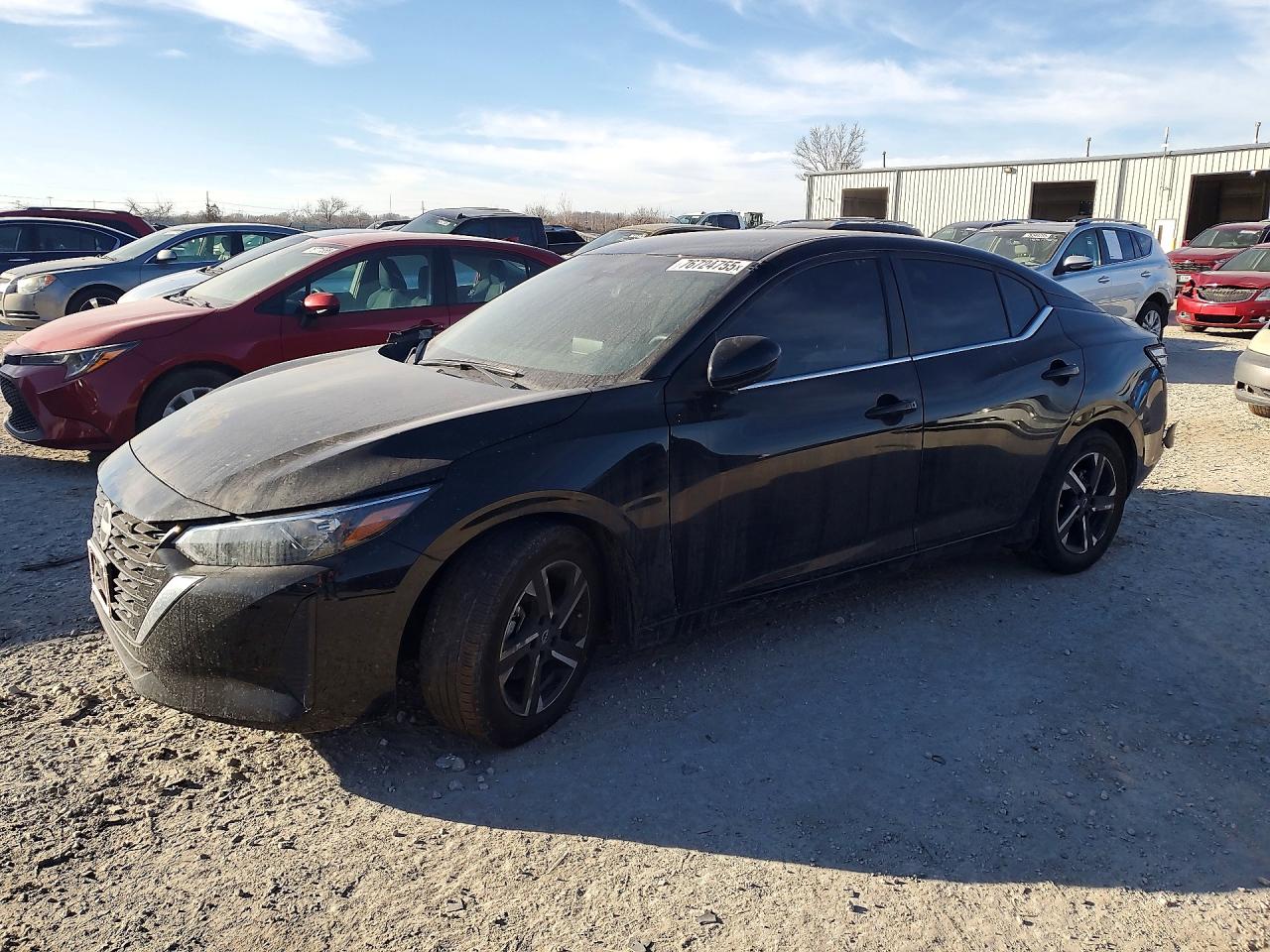 Salvage Nissan Sentra Image