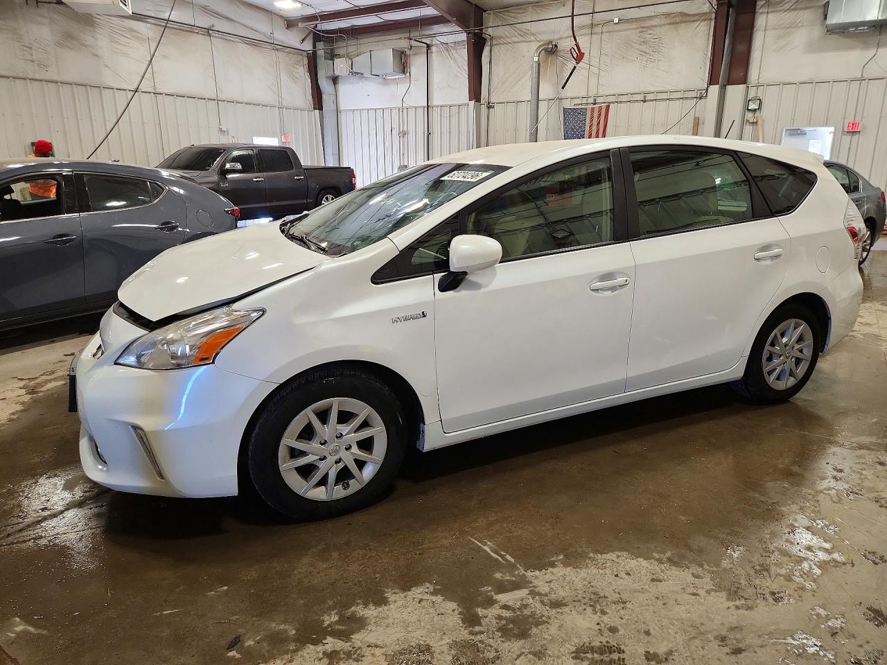 Salvage Toyota Prius Image
