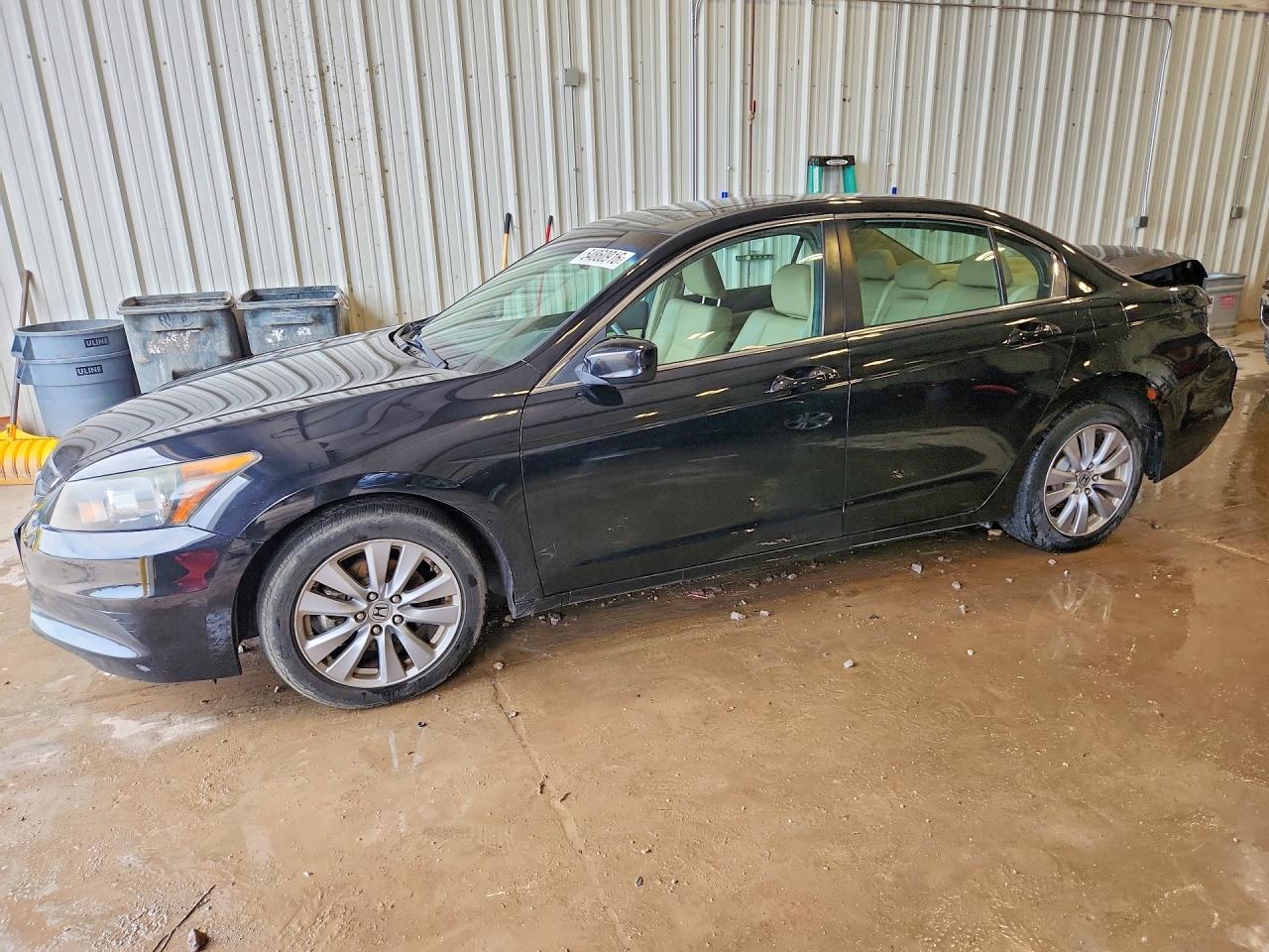 Salvage Honda Accord Image