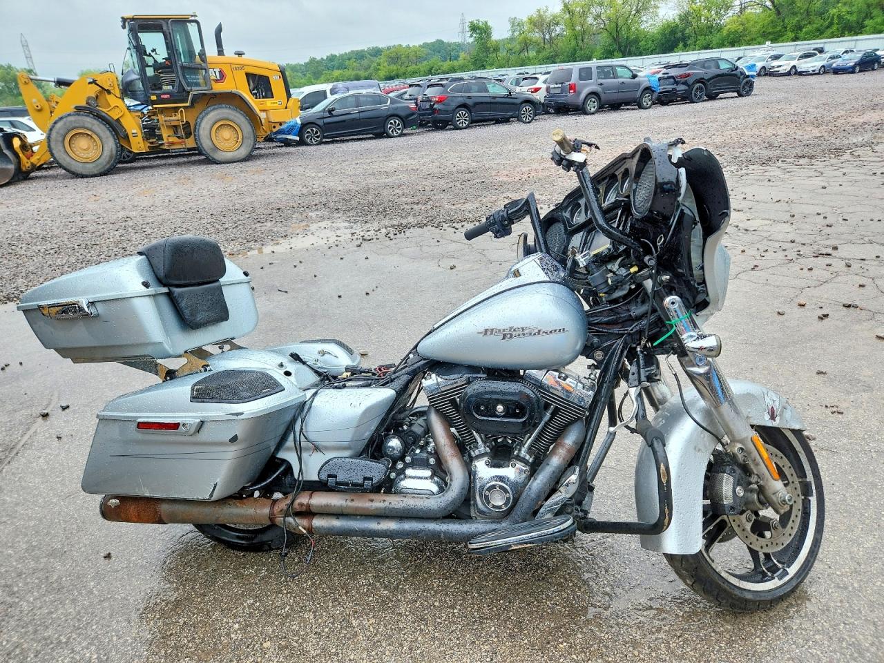 Salvage Harley-Davidson Fl Image