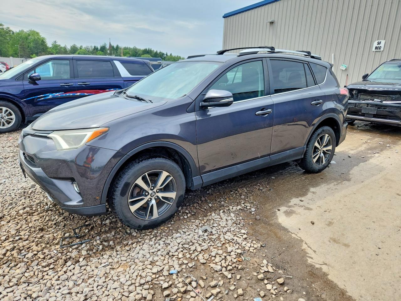 Salvage Toyota RAV4 Image
