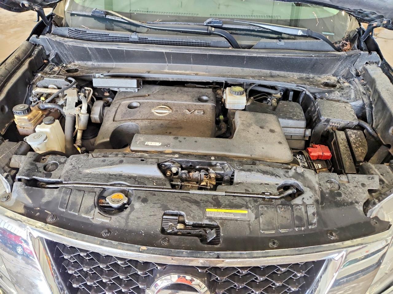 Nissan Pathfinder S