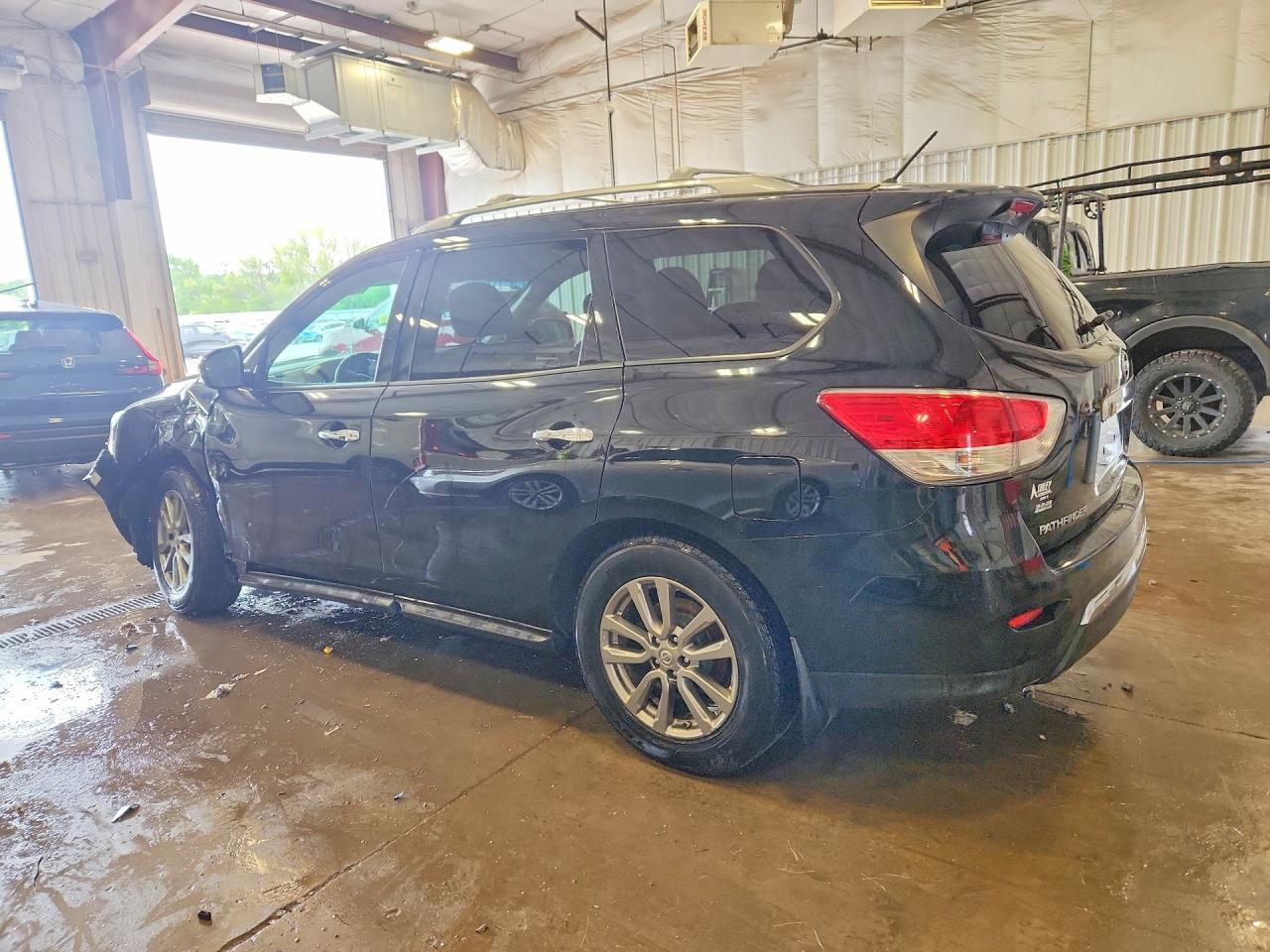 Nissan Pathfinder S