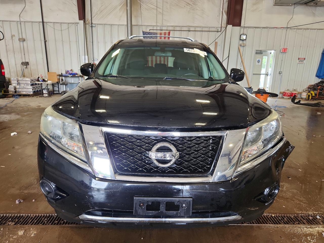 Nissan Pathfinder S