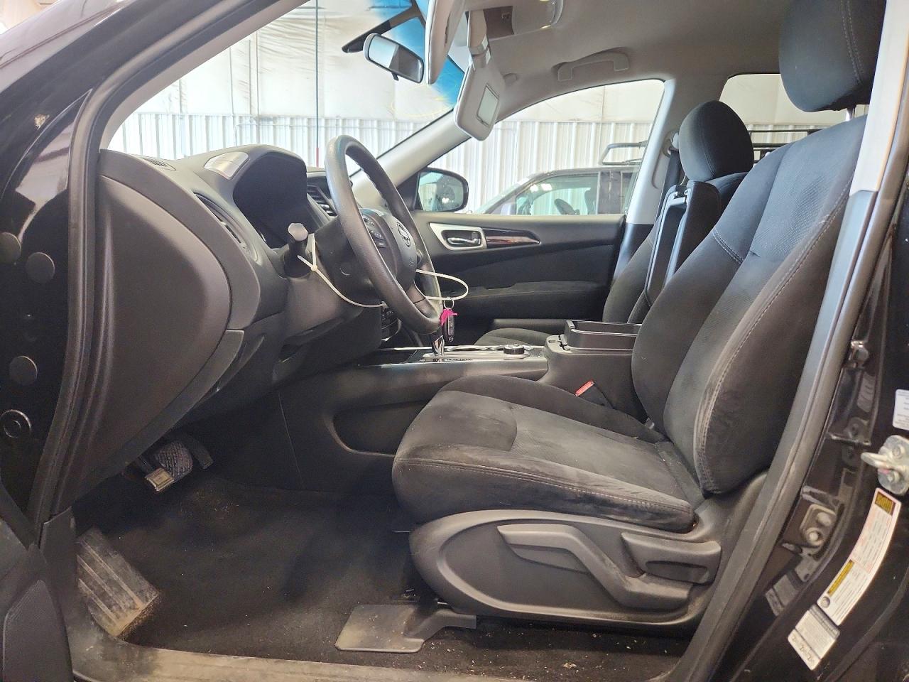 Nissan Pathfinder S