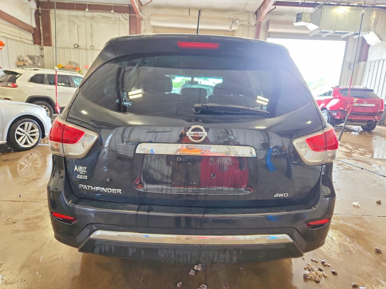 Nissan Pathfinder S