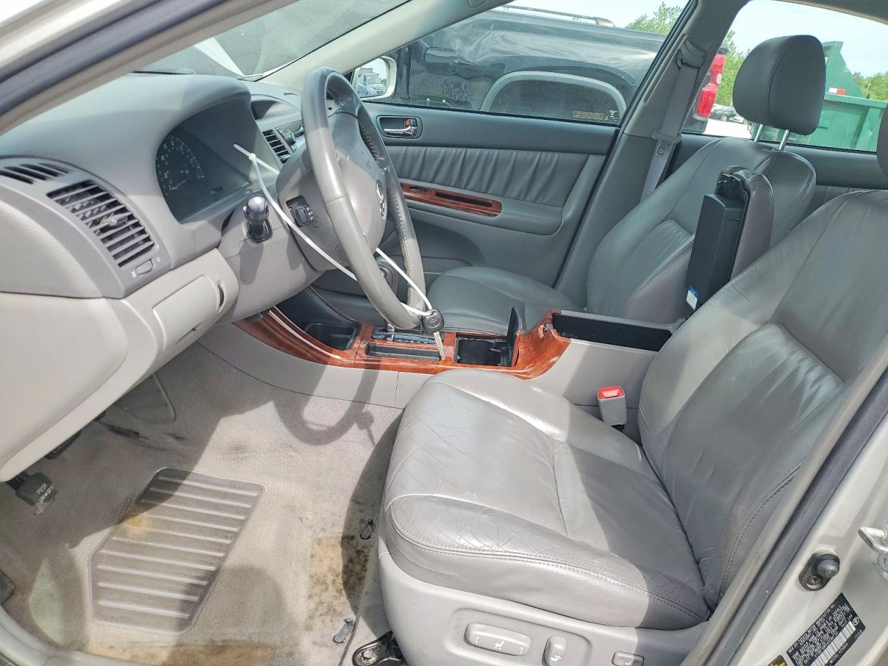 Toyota Camry Xle V6