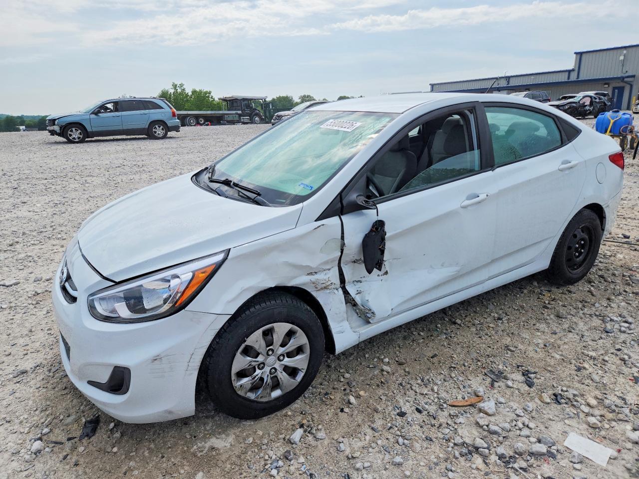 Salvage Hyundai ACCENT Image