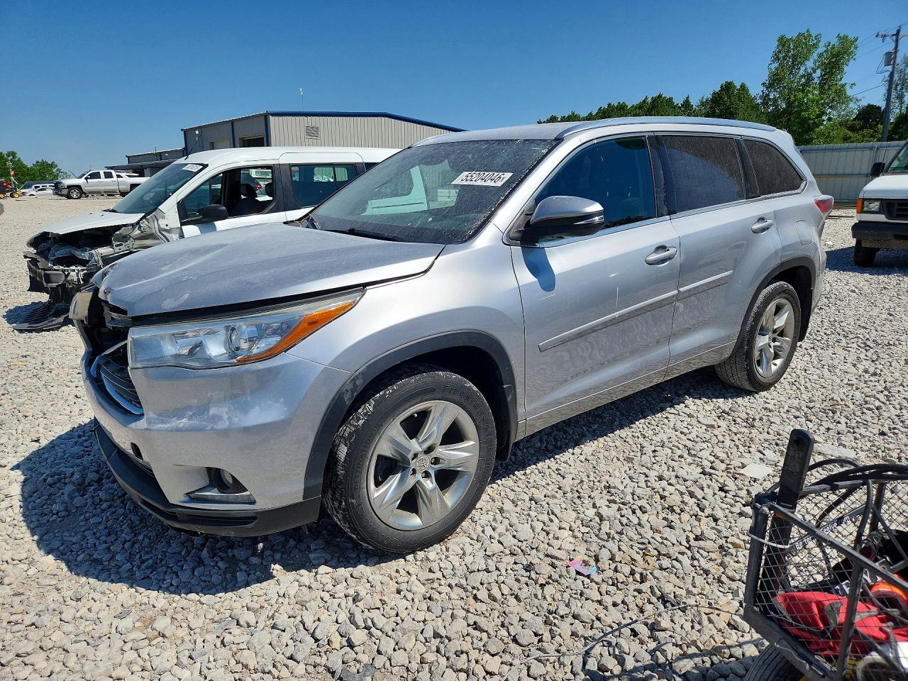 Salvage Toyota Highlander Image