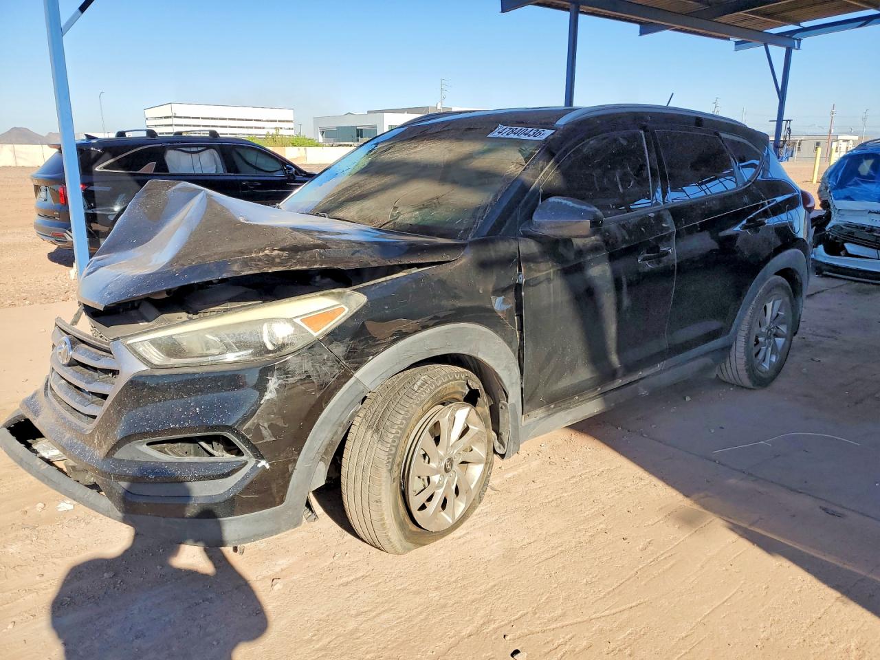 Salvage Hyundai TUCSON Image
