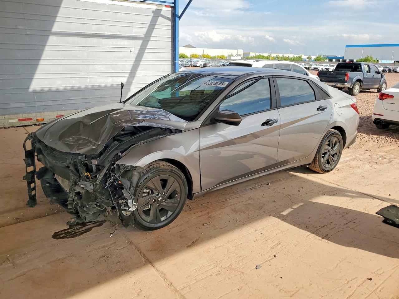 Salvage Hyundai ELANTRA Image