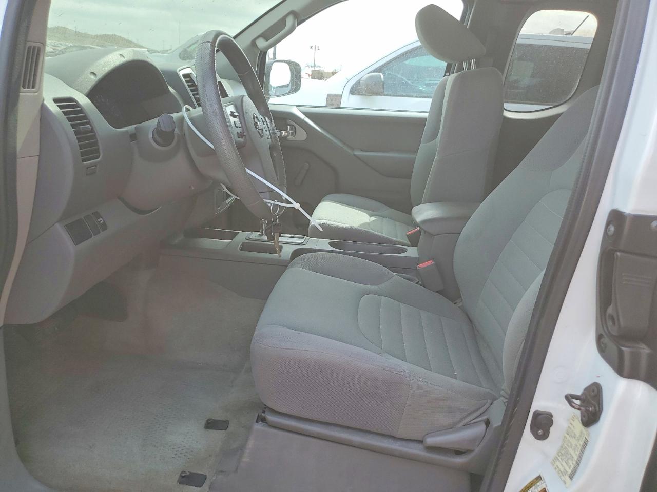 Nissan Frontier S