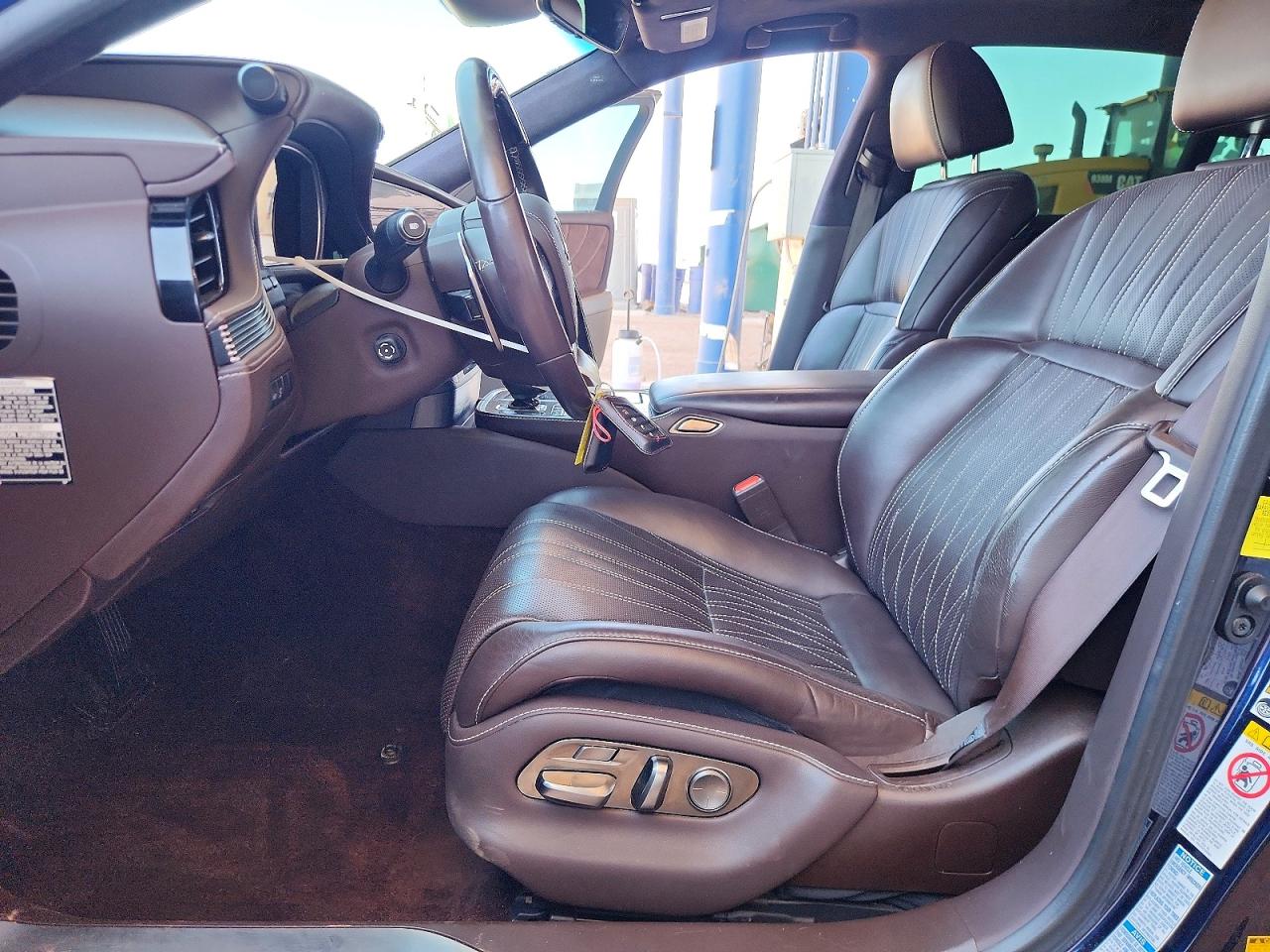 Lexus LS Base
